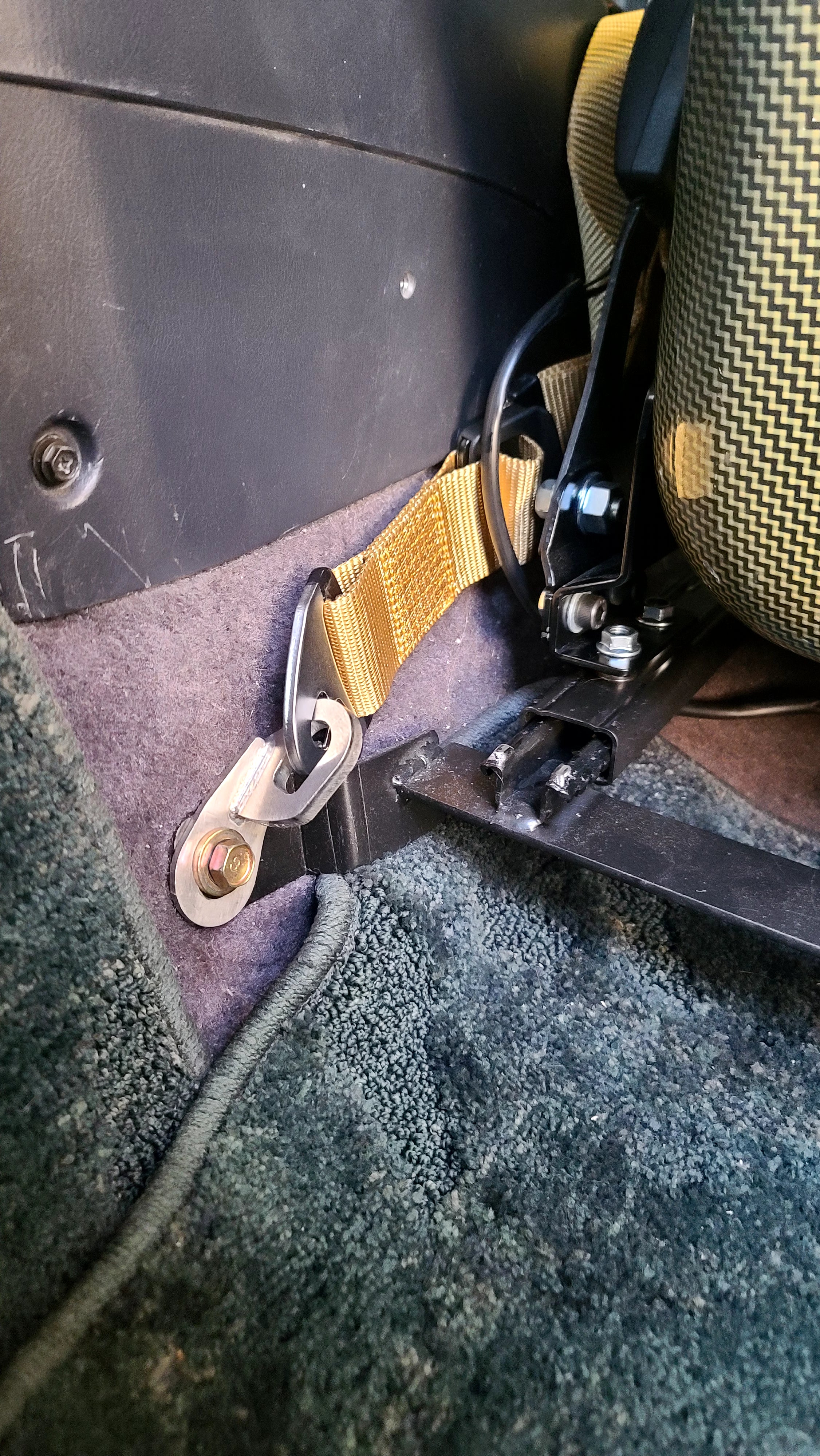 Universal Mounting Harness Bracket - B Pillar