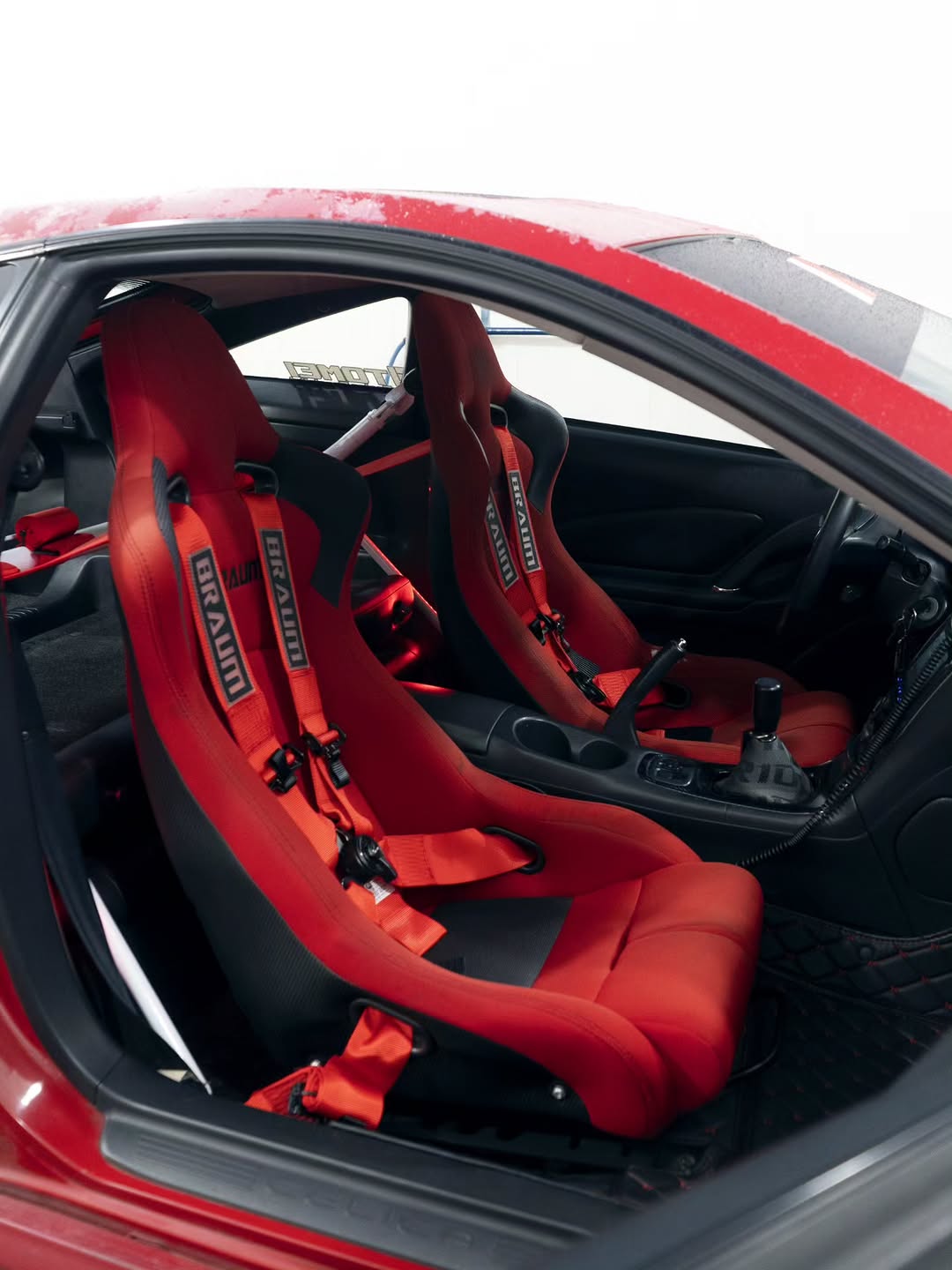 VENOM-R Fixed Back Bucket Seat