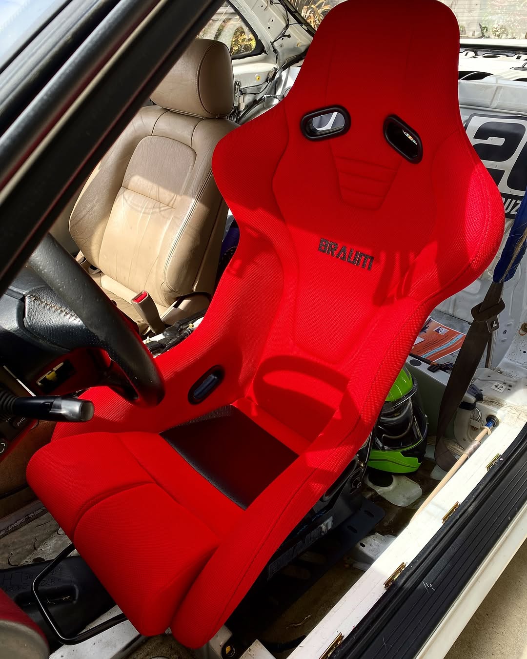 FALCON-R Series Fixed Back Bucket FRP Composite Seat