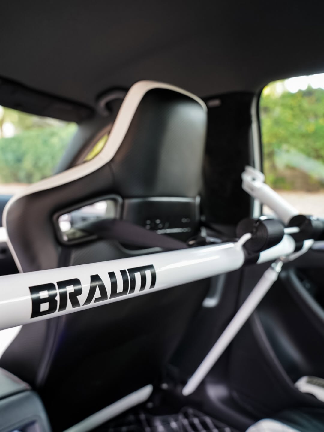 48-51" Universal Harness Bar